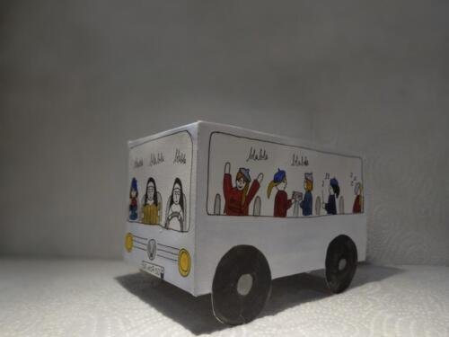 Autobus en carton de face